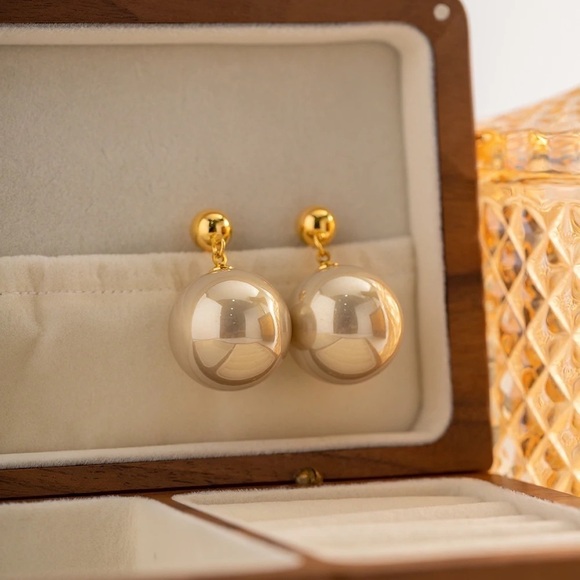 18K Gold Plated Champagne Pearl Drop Earrings - Picture 2 of 7